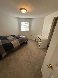 ROOM FOR RENT:  Munroe Crescent, Guelph ($950/mth)