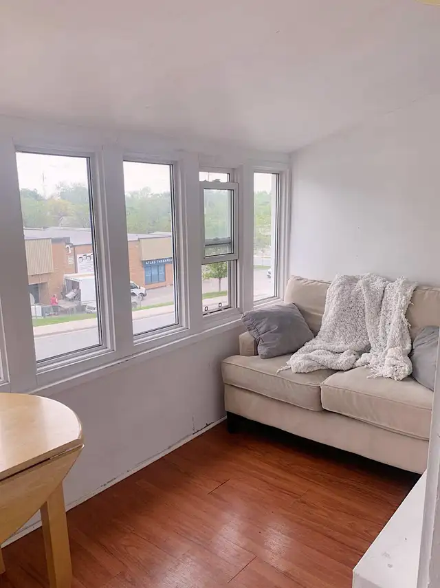 Room for Rent - Female Trent Student in PTBO‼️ - Photo 9