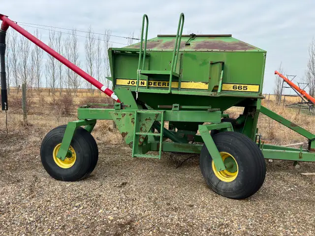 John Deere 665 Double Hopper Nurse Tank - Photo 2