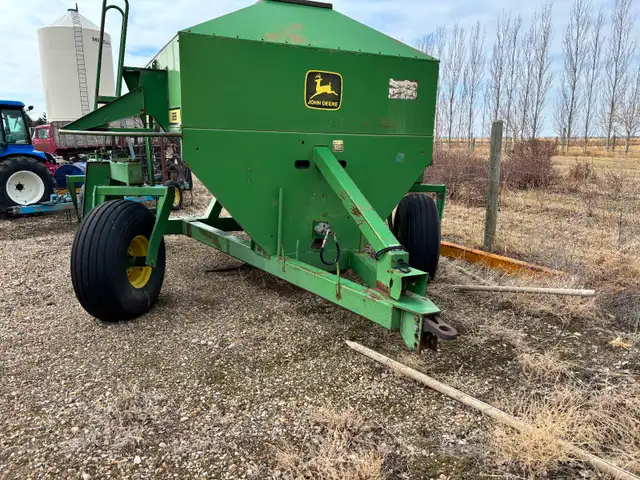 John Deere 665 Double Hopper Nurse Tank - Photo 6