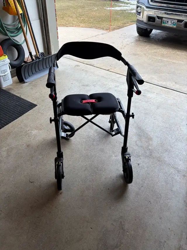 Folding NEXUS Walker