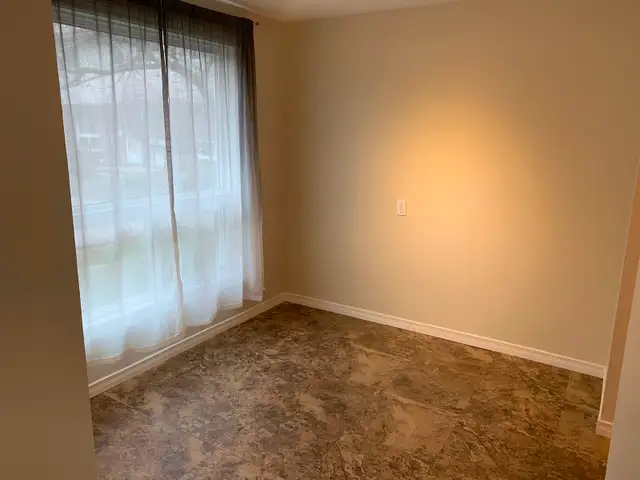 Updated Condo Townhouse for Rent – East End of Stratford, ON - Photo 3