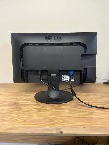 LG 2 x 22" W/ Stand