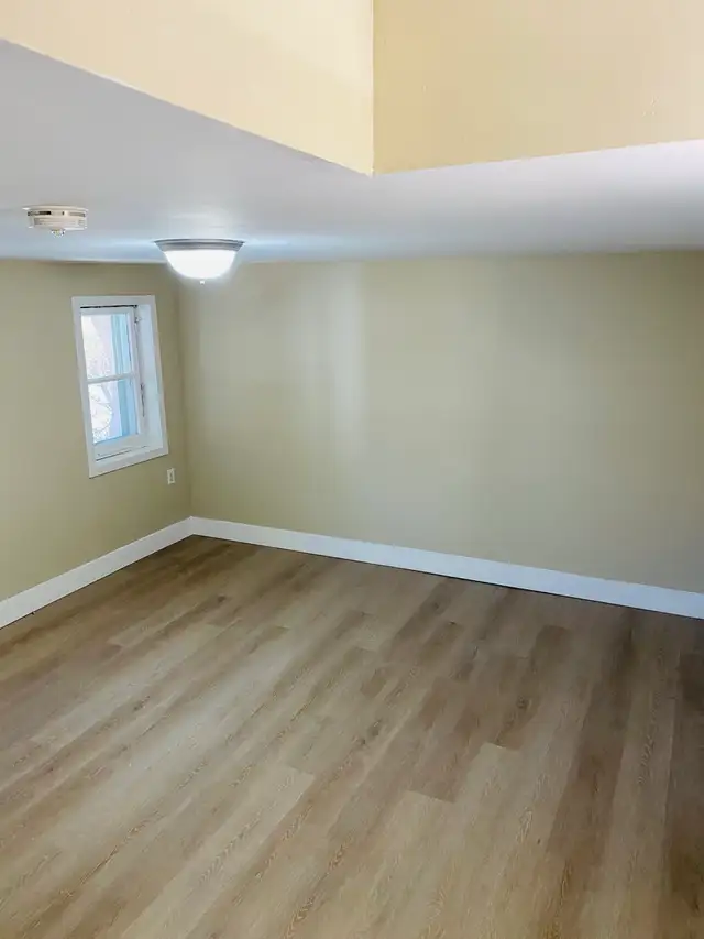 All-inclusive, 2 bedroom, excellent location in Old North! - Photo 9