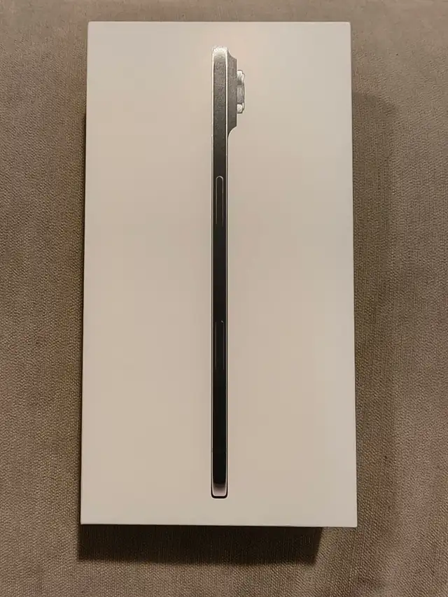 For Sale: Brand New, Sealed iPhone Air, 1TB, Unlocked! - Photo 5