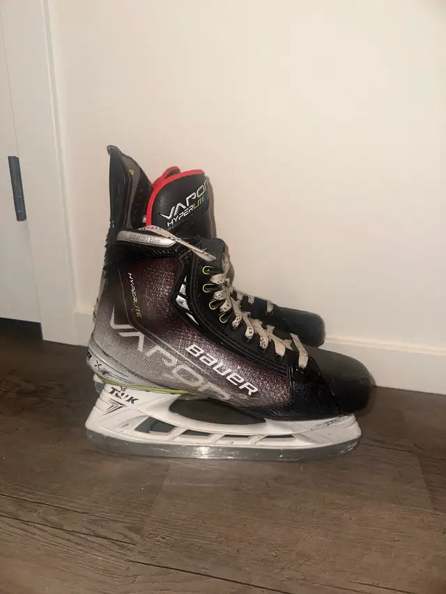 Bauer Hyperlite Skates