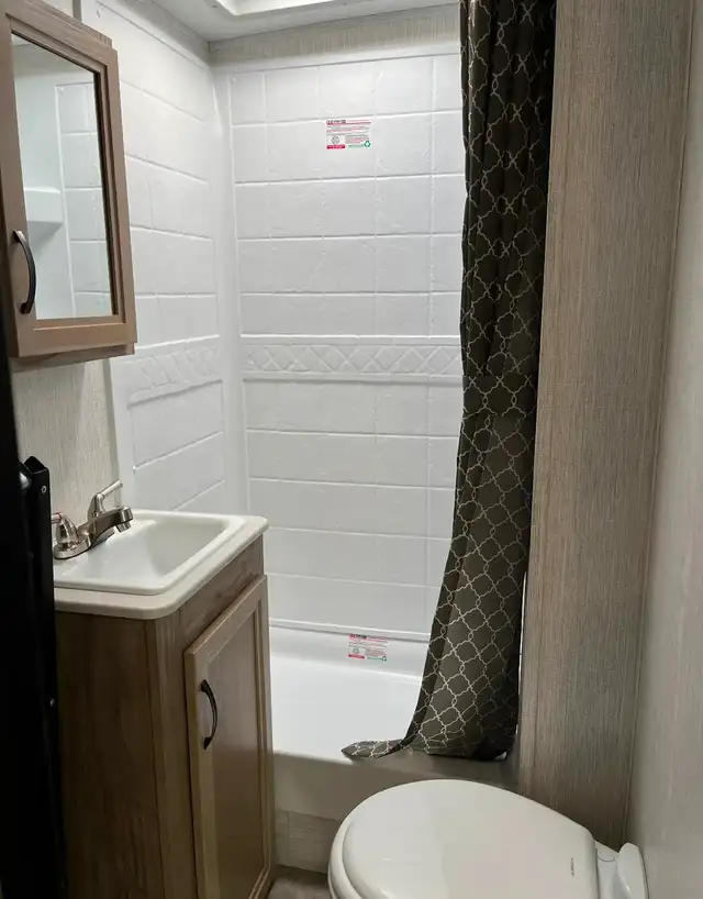 Description 2022 SolAire Ultra Lite 294DBHS - Photo 4