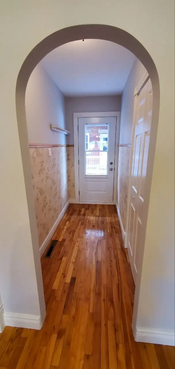 Beau 7 1/2 sur 2 niveaux alouer - Photo 8