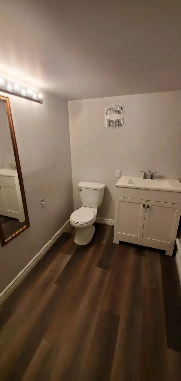 Beau 7 1/2 sur 2 niveaux alouer - Photo 9