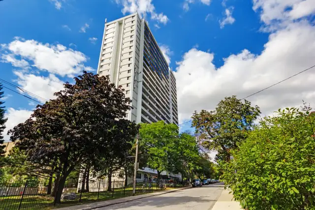 Renovated 1 Bedroom - Photo 11