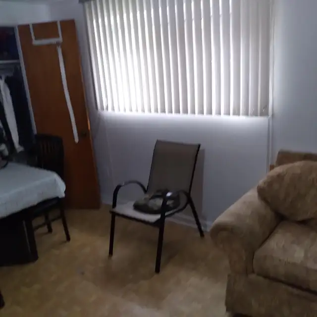 AHUNTSIC :  2 ½ Chauffé, éclairé, eau chaude, frigo poêle - Photo 7