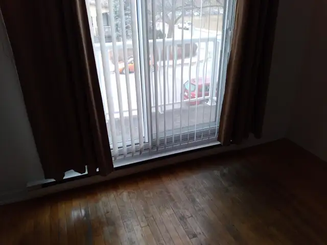 SAINT LEONARD – TRES TRES  GRAND 4 ½ HAUT TRIPLEX - PARC - Photo 8