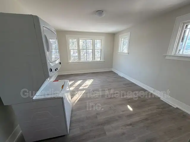 Main Level 1 Bed, 1 Bath Unit - 1 Nugent St. - $1800/month - Photo 4