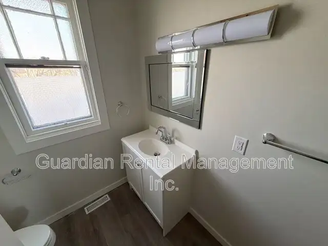 Main Level 1 Bed, 1 Bath Unit - 1 Nugent St. - $1800/month - Photo 6