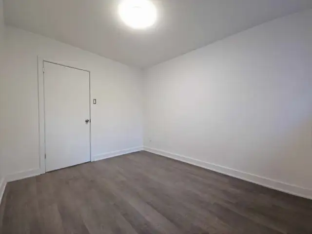 APPARTEMENT 4 1/2 À MONTRÉAL - RÉNOVÉ, CHAUFFÉ - Photo 4