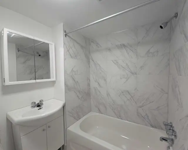 APPARTEMENT 4 1/2 À MONTRÉAL - RÉNOVÉ, CHAUFFÉ - Photo 5