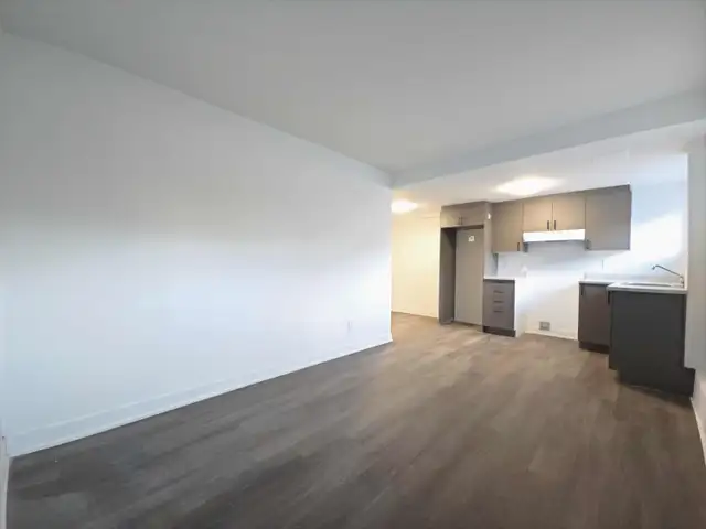 APPARTEMENT 4 1/2 À MONTRÉAL - RÉNOVÉ, CHAUFFÉ - Photo 12