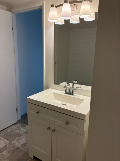 Upper Fernwood /Rockland area 2bed. 1 bath   1200Sq. ft - Photo 5