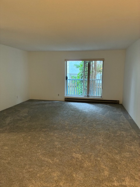 Upper Fernwood /Rockland area 2bed. 1 bath   1200Sq. ft - Photo 9