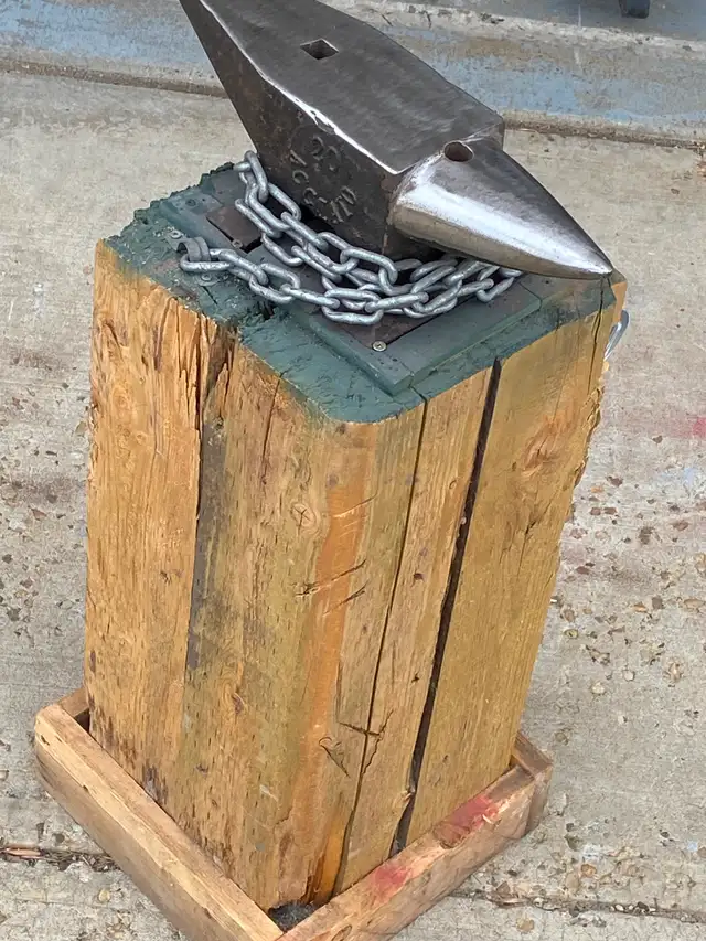 Blacksmith Anvil with Stand. Excellent Shape. 45lbs. - Photo 6