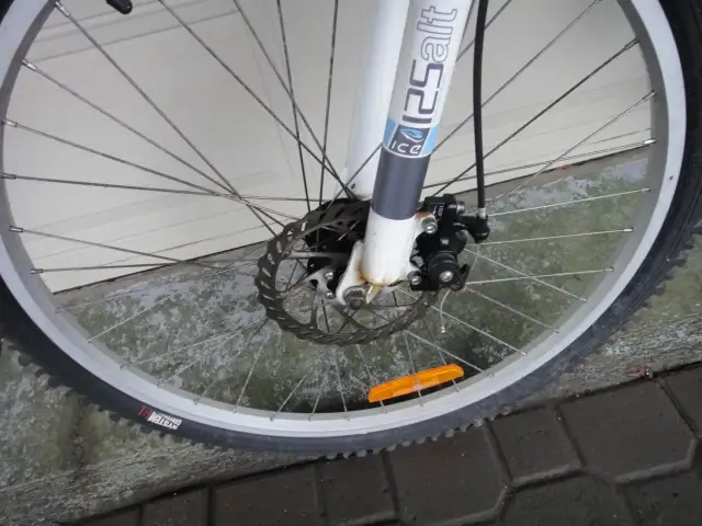 vélo  26 po les pneus presque neuf - Photo 2