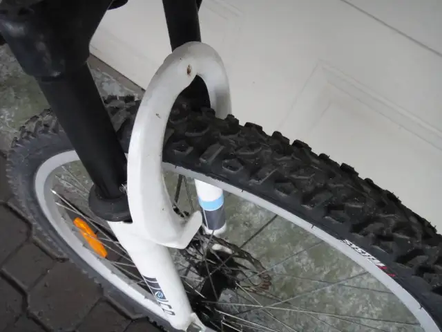 vélo  26 po les pneus presque neuf - Photo 8