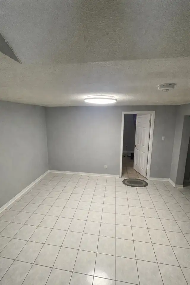 Two bedroom basement for rent from June 01,2026 - Photo 2
