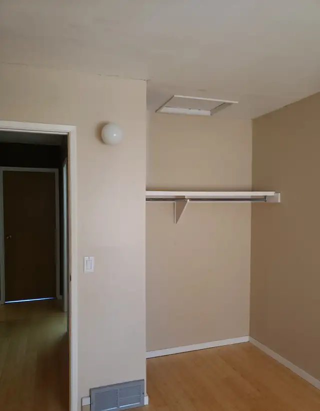 3 Bedroom Townhouse in South Osborne - Photo 10