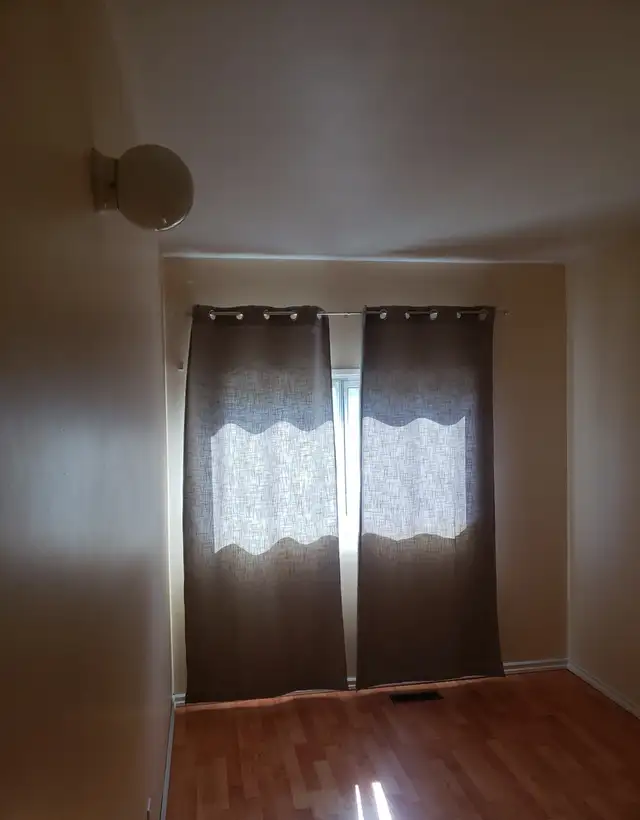 3 Bedroom Townhouse in South Osborne - Photo 11