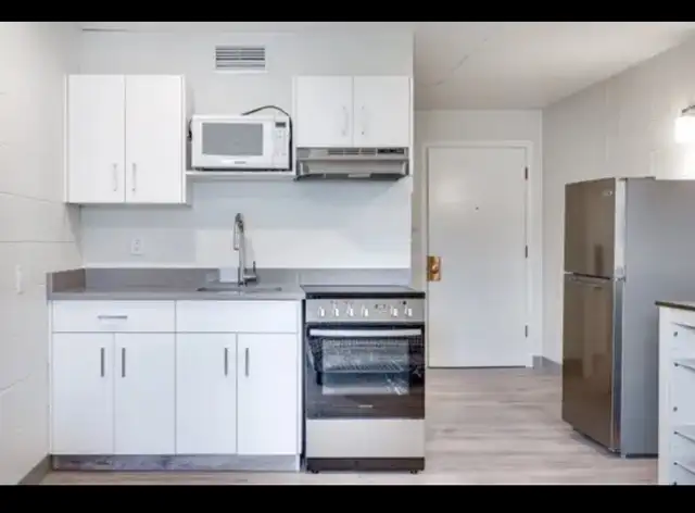 Bachelor Apartment Rocky Mountain House - Photo 4