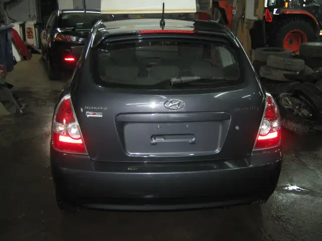 2011 Hyundai Accent GL PETIT BUDGET !! - Photo 7