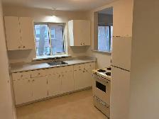 Spacious 2 Bed May 1st $1,495 Free heat & water