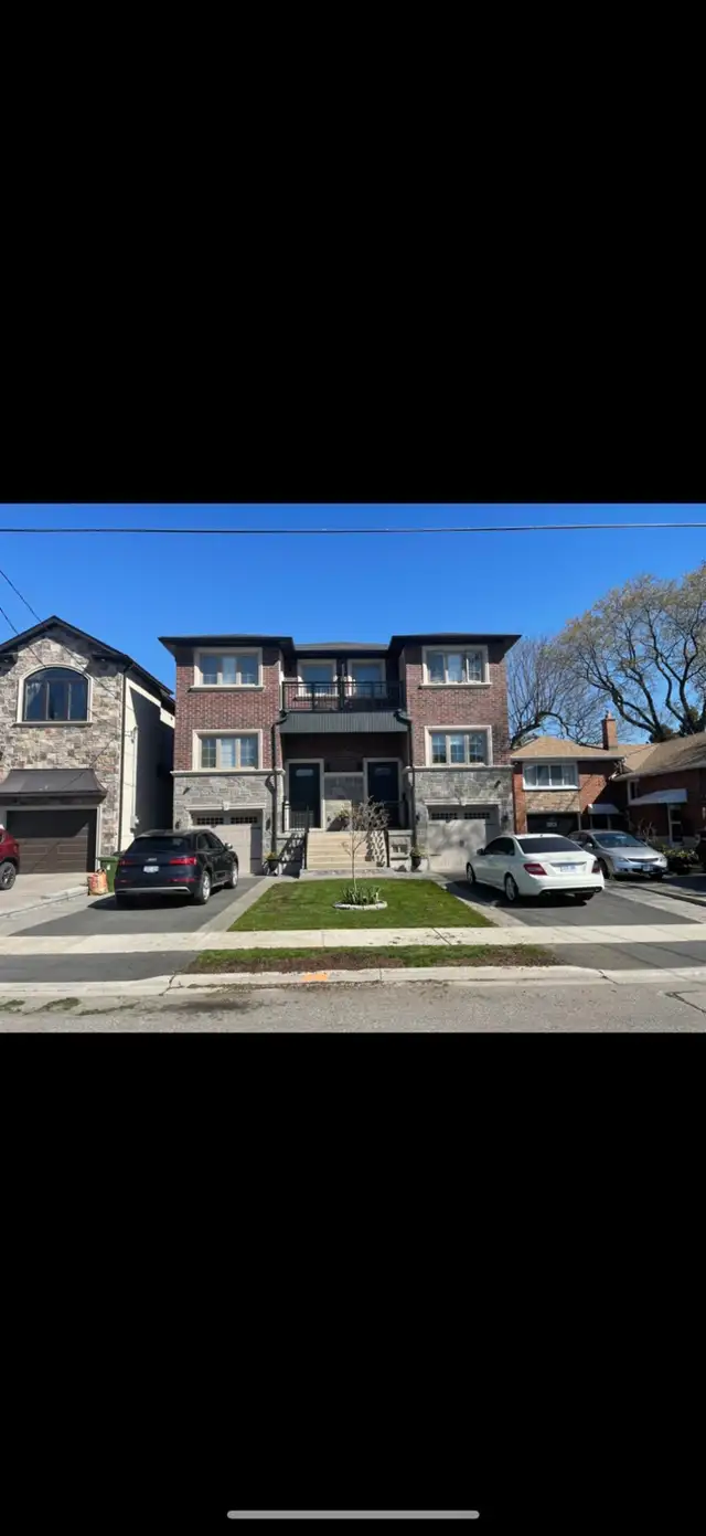 female students or young professionals - Photo 2