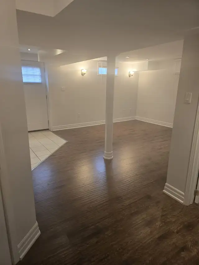 Beautiful 1 Bedroom Basement Apartment – Richmond Hill - Photo 2