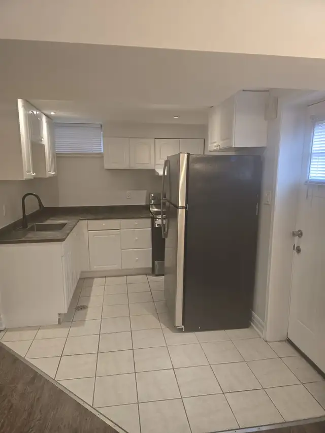 Beautiful 1 Bedroom Basement Apartment – Richmond Hill - Photo 12