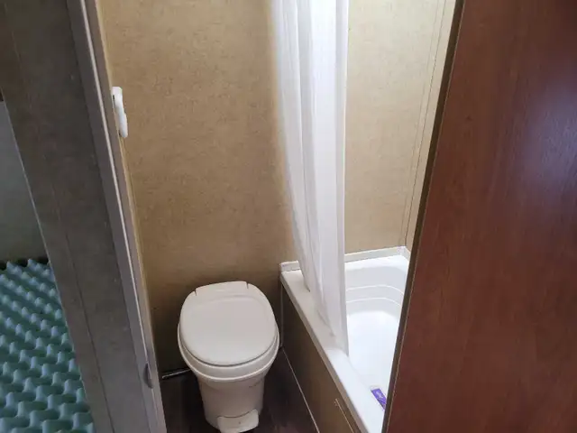 2013 Cherokee Greywolf 28BH for sale - Photo 7