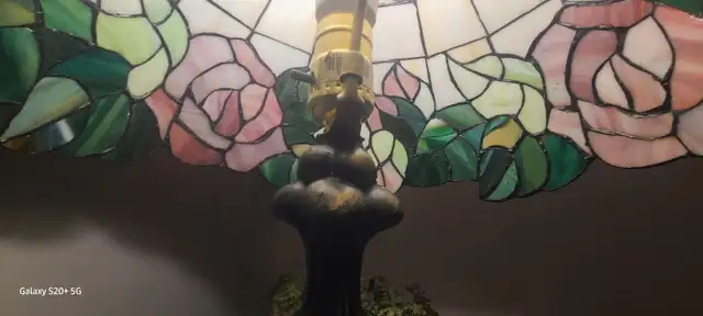 Tiffany Lamp, Stained Glass Lamp, GREAT DEAL! Like New. - Photo 5