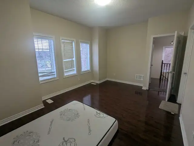 Private Room Semi Private Washroom FREE UTILITIES