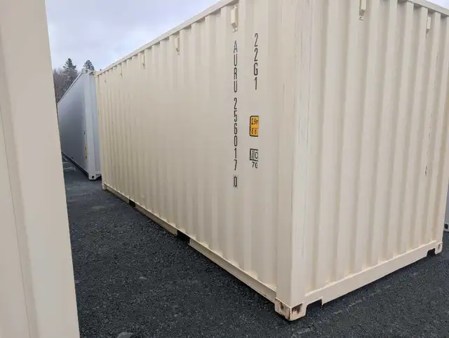 20' and 40' Sea Containers for sale on PEI - Photo 2