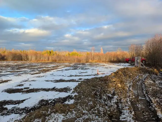 2 Acre Country Serviced Property - Photo 4