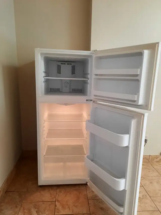 Hamilton East Bachelor $995.00 Inclusive call/text 289-700-8432 - Photo 5