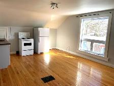 2-Bed Suite w/ Parking & Utilities Included – Barrie