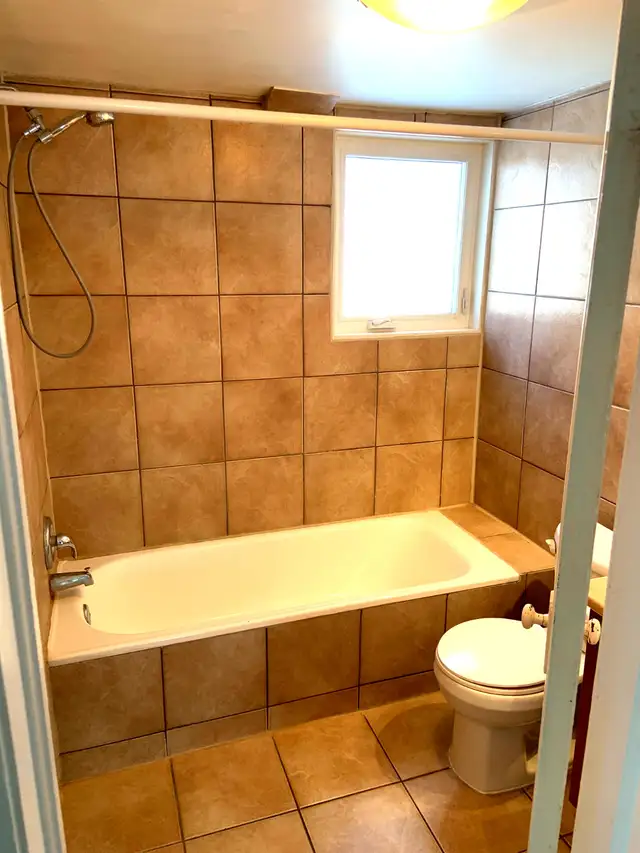 2-Bed Suite w/ Parking & Utilities Included – Barrie - Photo 3