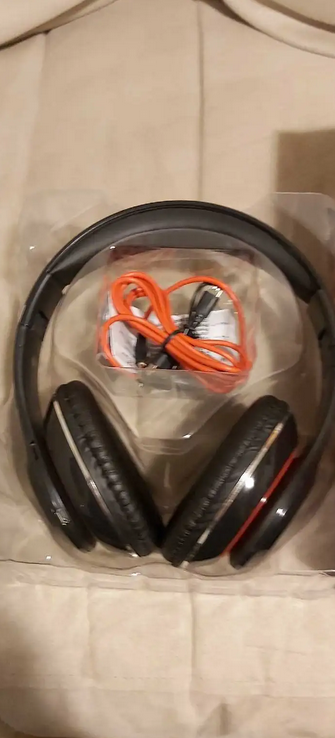 Headphones Escape.