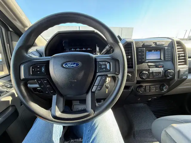 2020 Ford F 350 XLT - WORK CAP - Photo 11