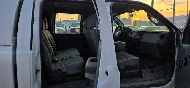 2012 Ford Super Duty F-250 SRW 4x4 - 4 Door - 8FT Box - Tow pack - Photo 13