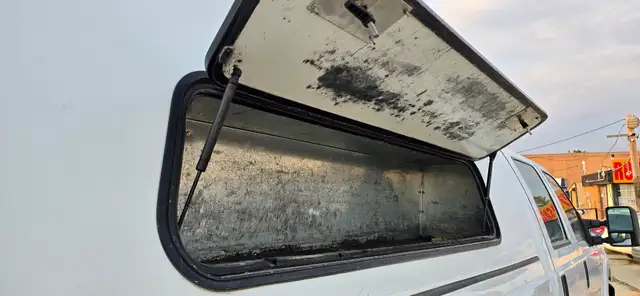 2014 Ford Super Duty F-350 SRW 4x4 - 4 Door - 8FT Box - Tow pack - Photo 9