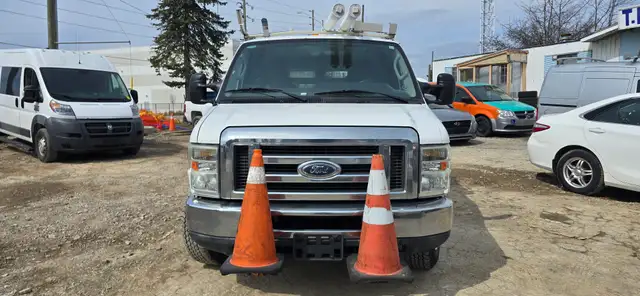 2011 Ford Econoline Cargo Van Commercial E-350 Genorator! - Photo 2