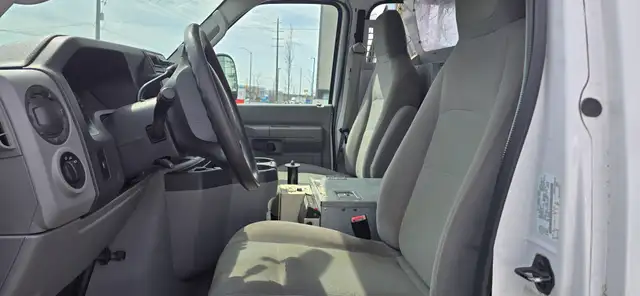 2011 Ford Econoline Cargo Van Commercial E-350 Genorator! - Photo 13