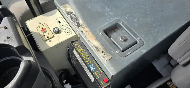 2011 Ford Econoline Cargo Van Commercial E-350 Genorator! - Photo 17